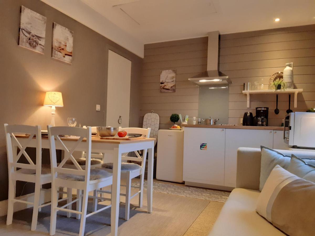 Casa-Cosi, Tourist & Business Suites & Flats With Reserved Parking And Private Terraces In Shared Garden With Seasonal Pool Included, Private Sauna Available Lokeren Luaran gambar