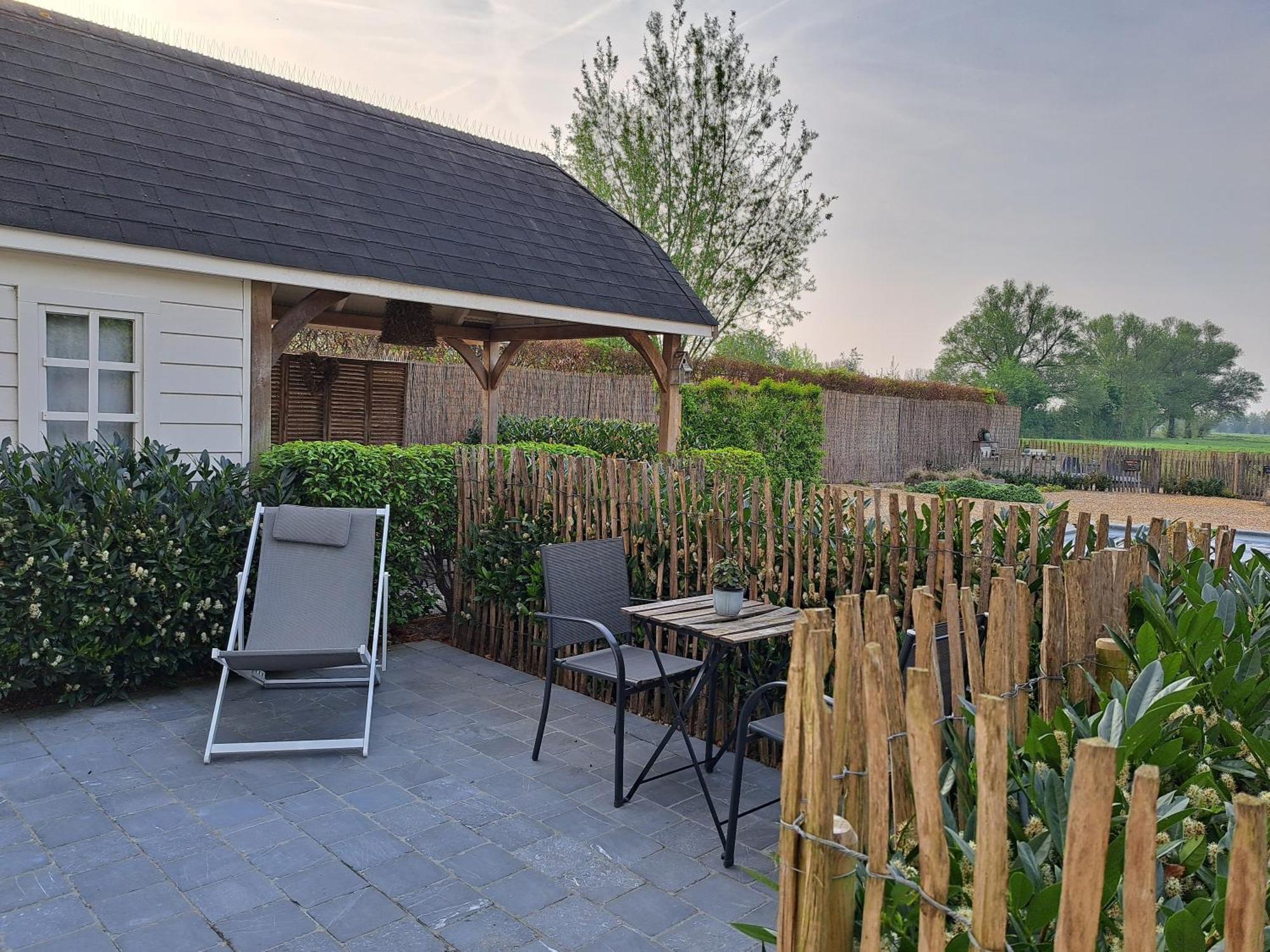 Casa-Cosi, Tourist & Business Suites & Flats With Reserved Parking And Private Terraces In Shared Garden With Seasonal Pool Included, Private Sauna Available Lokeren Luaran gambar