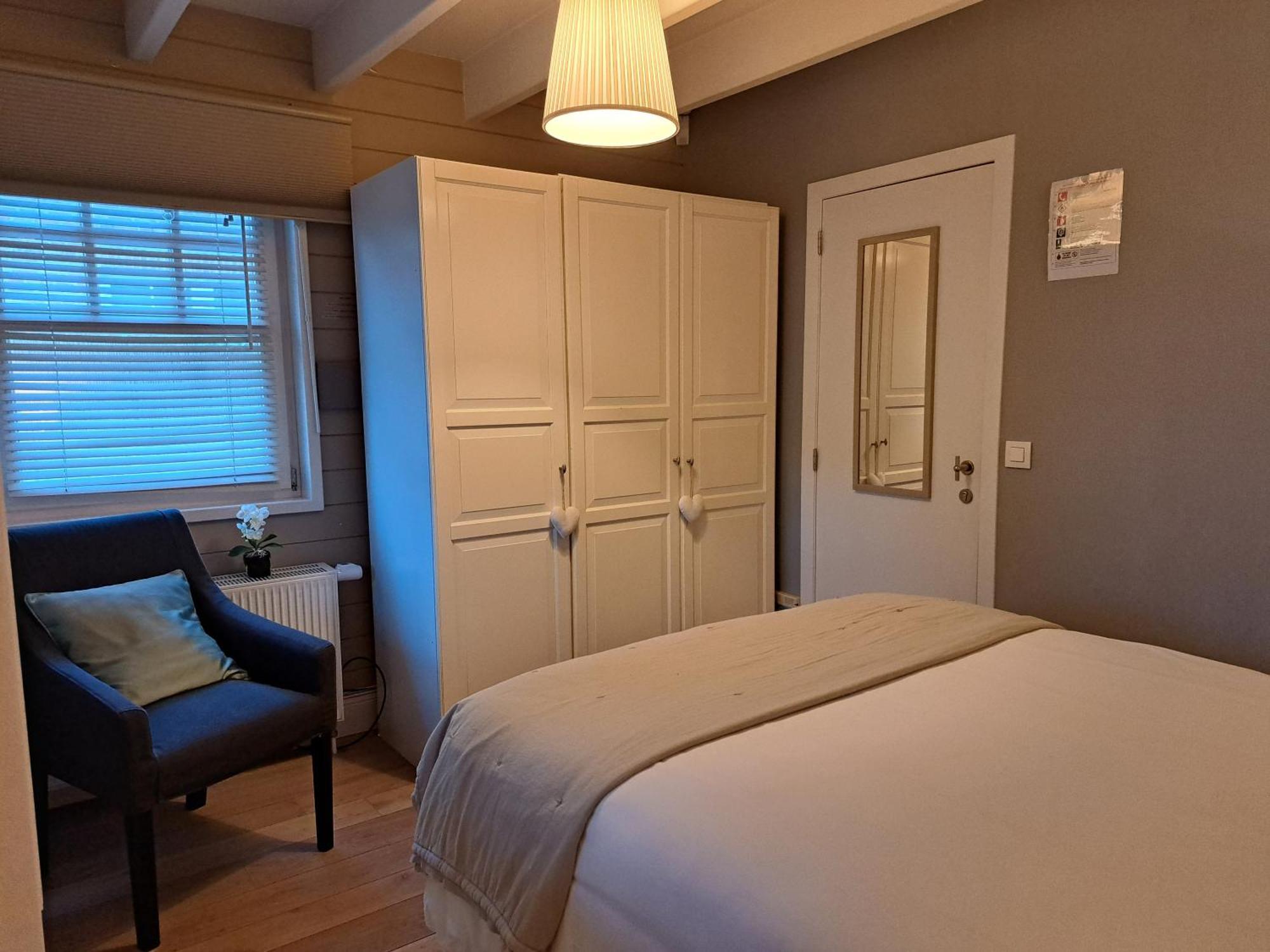 Casa-Cosi, Tourist & Business Suites & Flats With Reserved Parking And Private Terraces In Shared Garden With Seasonal Pool Included, Private Sauna Available Lokeren Luaran gambar