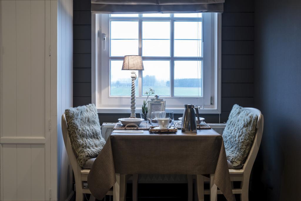Casa-Cosi, Tourist & Business Suites & Flats With Reserved Parking And Private Terraces In Shared Garden With Seasonal Pool Included, Private Sauna Available Lokeren Luaran gambar